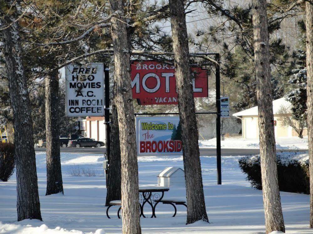 Brookside Motel Wadena Exterior foto